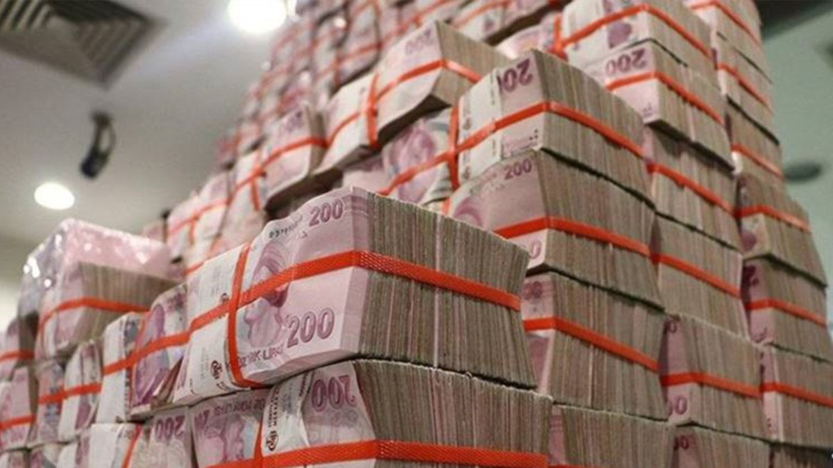 Hazine 7,5 milyar TL borçlandı