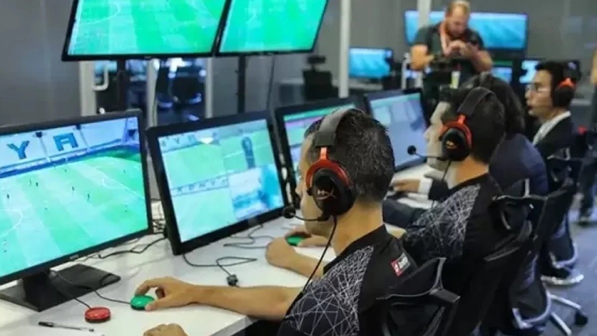 VAR görüntüleri yayınlandı! Tartışmalı pozisyonlar ilk kez göz önüne serildi!