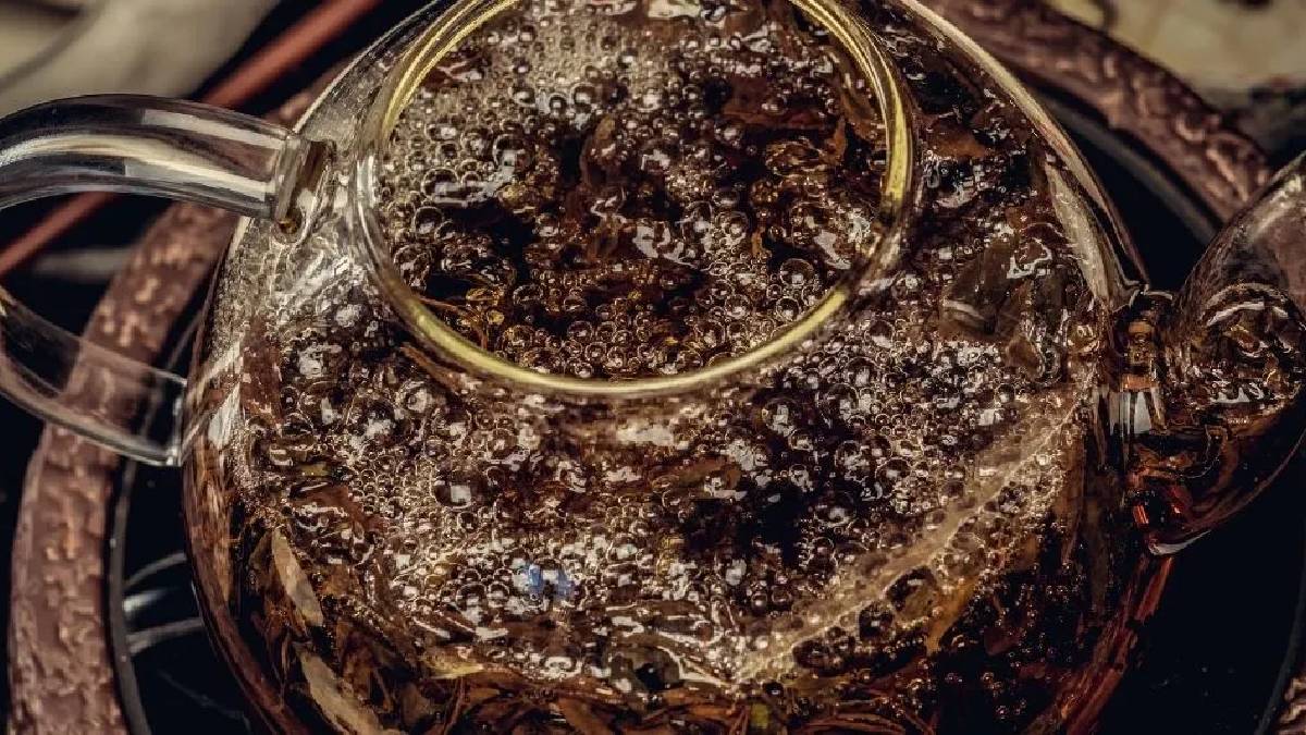 Çay diye zehir içmeyin! Herkes bilmeden bu hatayı yapıyor: Çay demlemenin püf noktası meğer onda saklıymış…