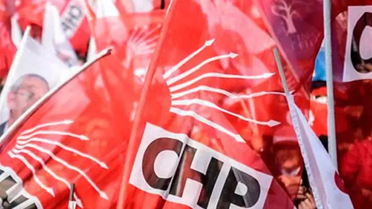CHP Foça İlçe Başkanı ve yönetiminden istifa