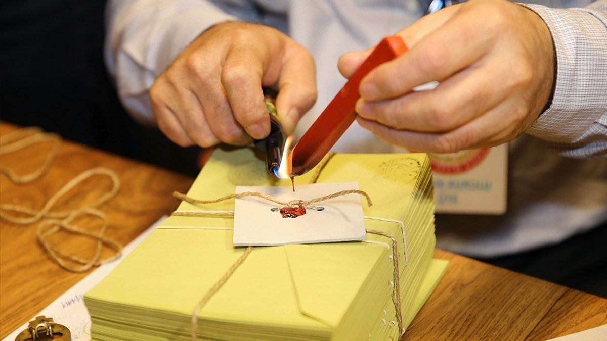 İstanbul için büyük yarış! Listeler teslim edildi: 52 aday seçime katılıyor