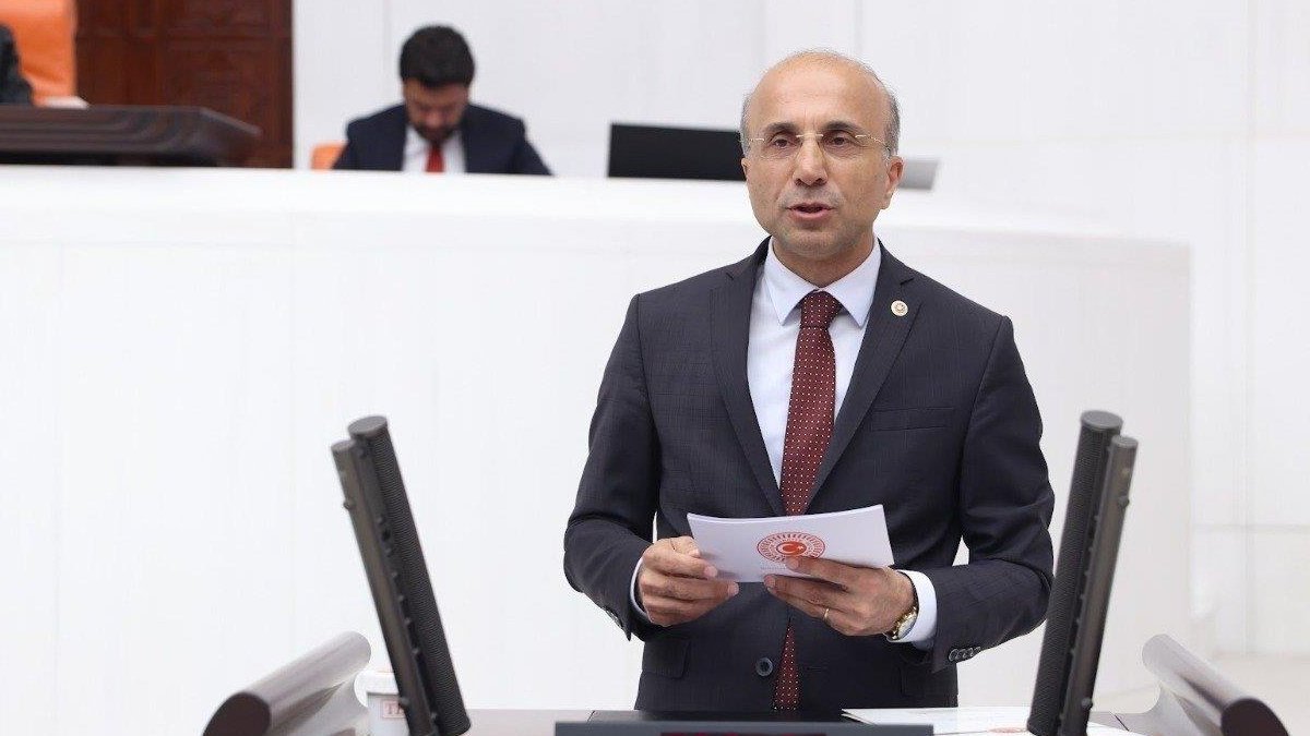 Türkiye borçlanarak yaşamaya devam ediyor: Vatandaşın kart borcu 1 trilyon 250 milyar lira!