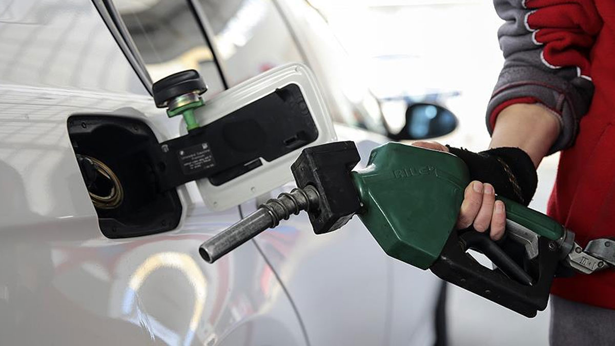 Tabela değişmeye devam ediyor: Akaryakıta ikinci indirim de geldi
