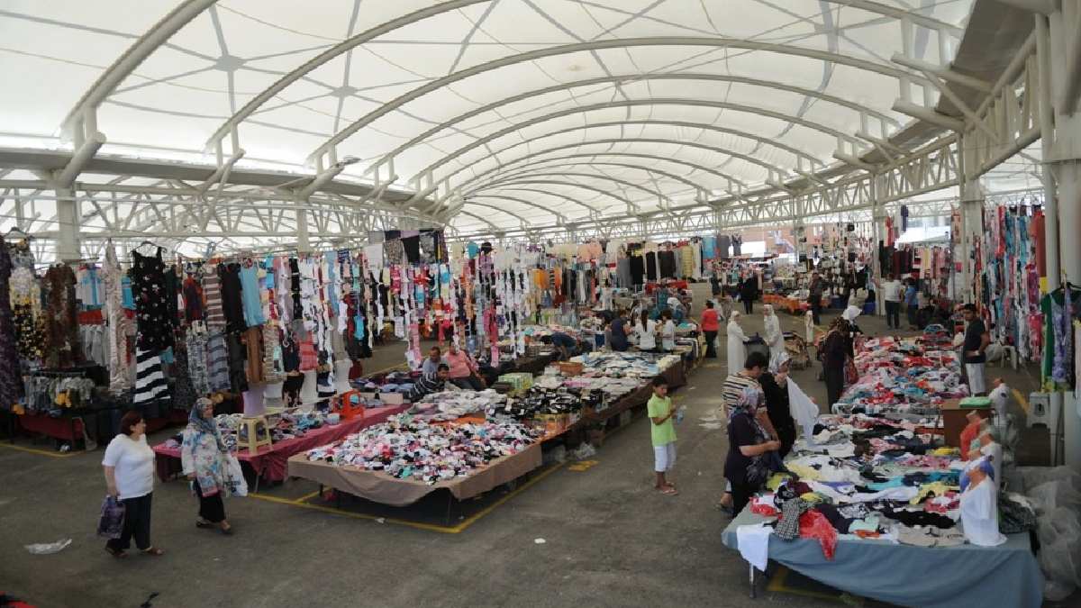 Bu pazarda her şey yarı fiyatına satılıyor! İstanbul'un sosyete pazarlarına rakip çıktı: O şehre gidip de uğramayan pişman olur