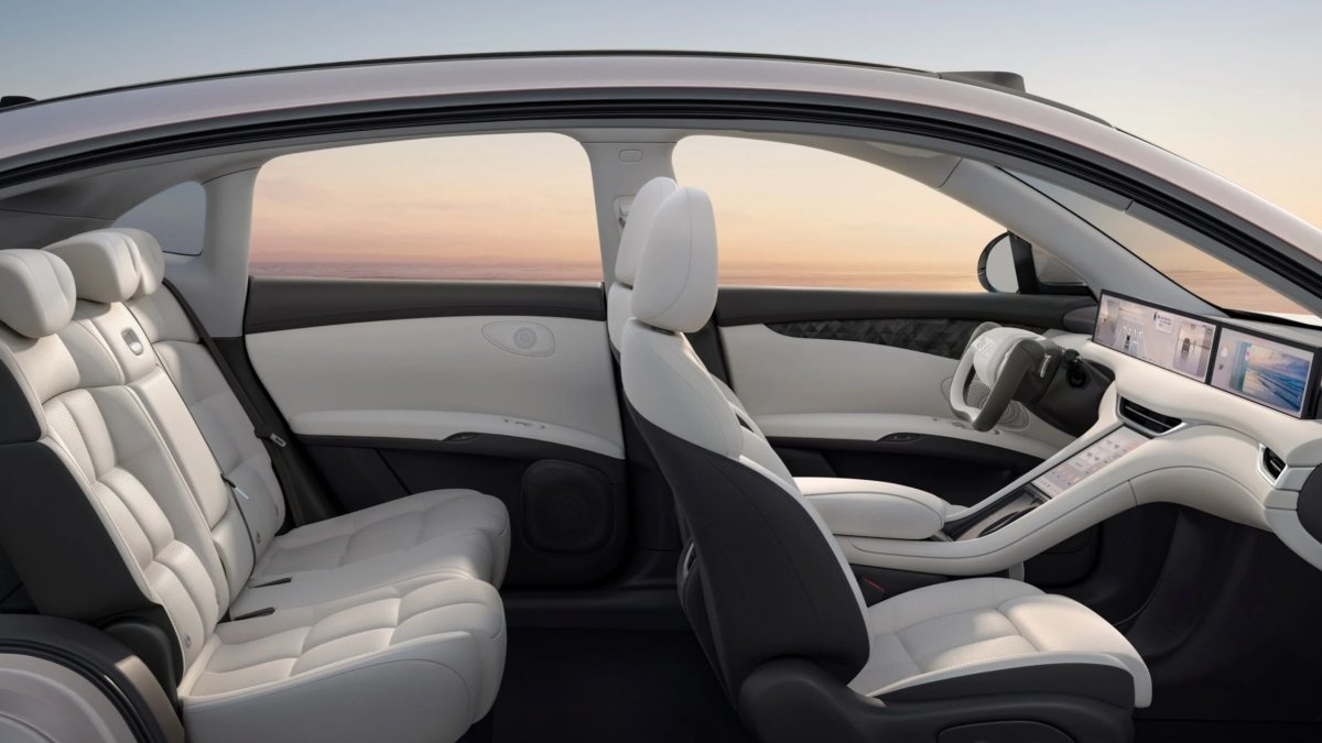 Pazartesi günü otomotiv tarihi yeniden yazılacak! Öyle bir elektrikli otomobil geliyor ki...