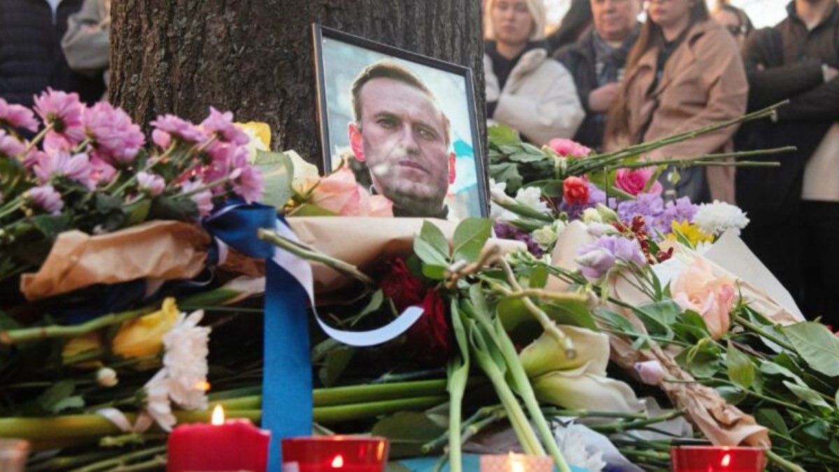 Rus muhalif lider Navalny’nin annesinden çarpıcı iddia: Oğlumu gizlice defnetmek istiyorlar