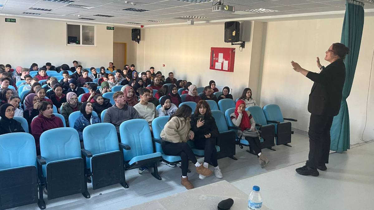 Burhaniye'de kadına şiddete karşı toplumsal bilinç