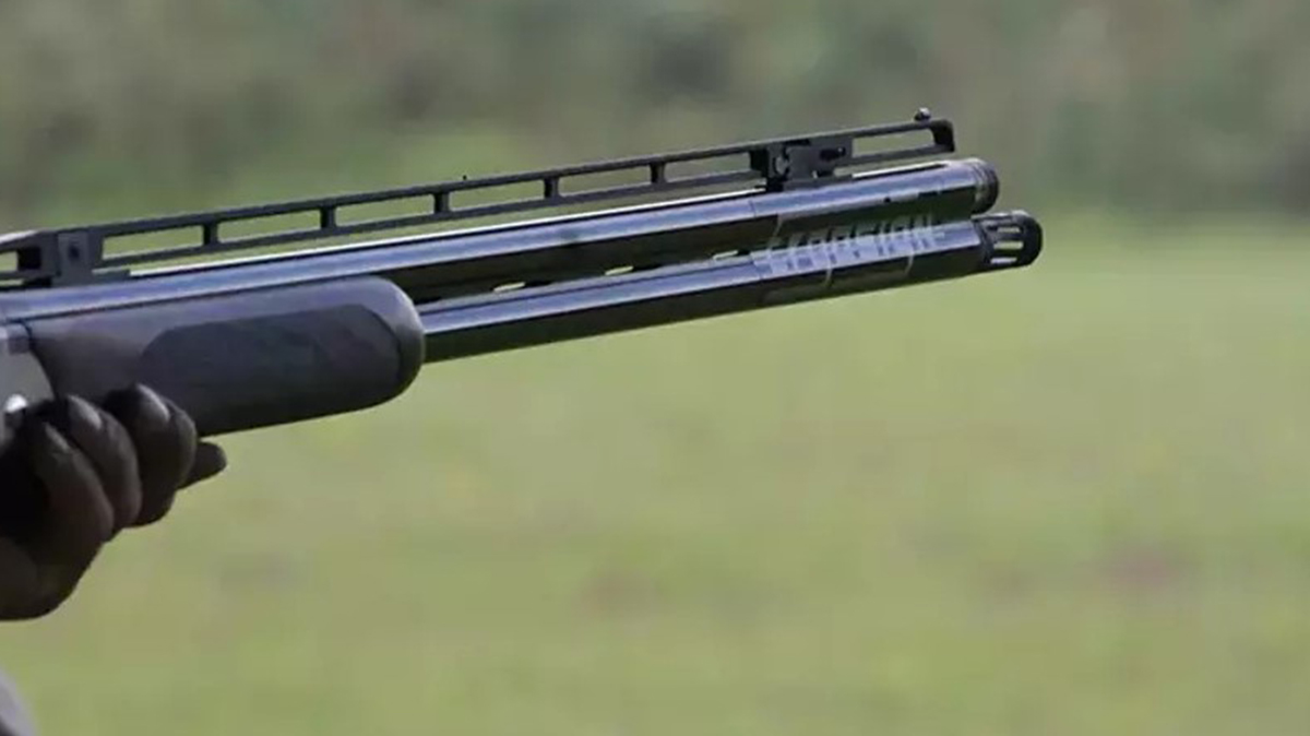 Yanağından makas aldı diye vurdu