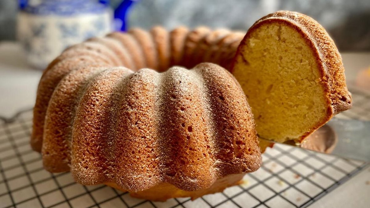 Dakikalarca çırpmaya gerek yok! Kabarmasının püf noktası kaynar suymuş: Bir hafta dursa da bayatlamıyor