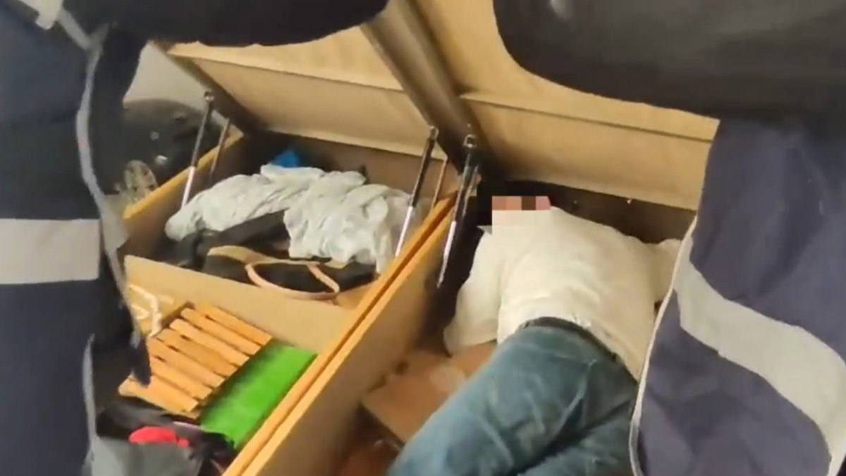 Pazarda müşteri kapma kavgası cinayetle bitmişti! Amca katili bazanın içinde yakalandı