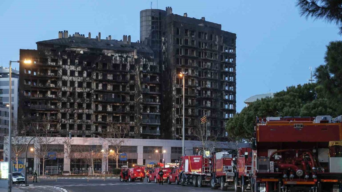 İspanya’daki bina yangınında yaşamını yitirenlerin sayısı 9’a çıktı
