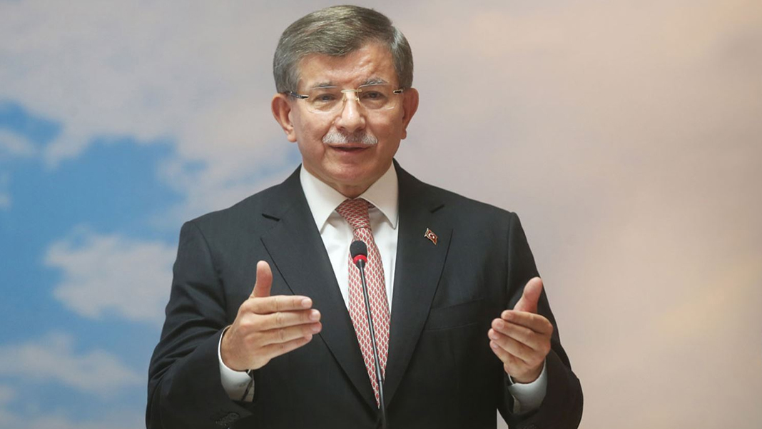 Davutoğlu'ndan Reisi için başsağlığı mesajı