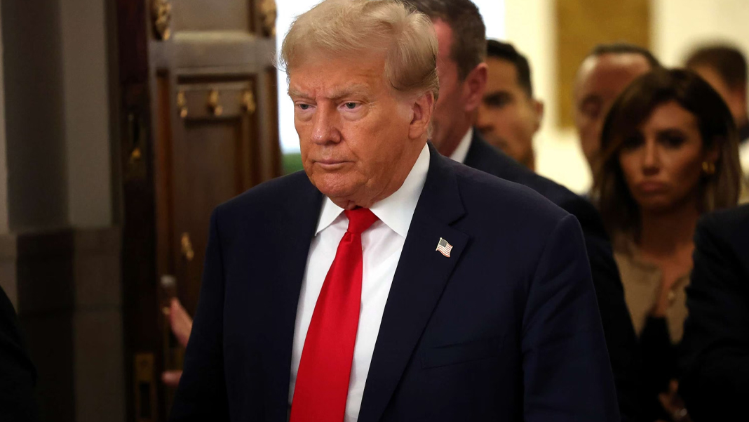 Mahkemeden Trump'ın ‘sus payı’ davasına erteleme