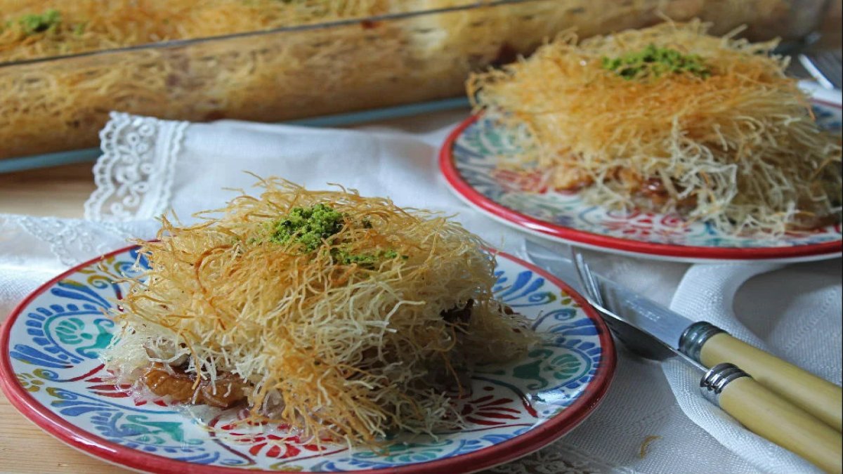 Kadayıf Tatlısı: Lezzetli Bir Türk Tatlısının Yapımı