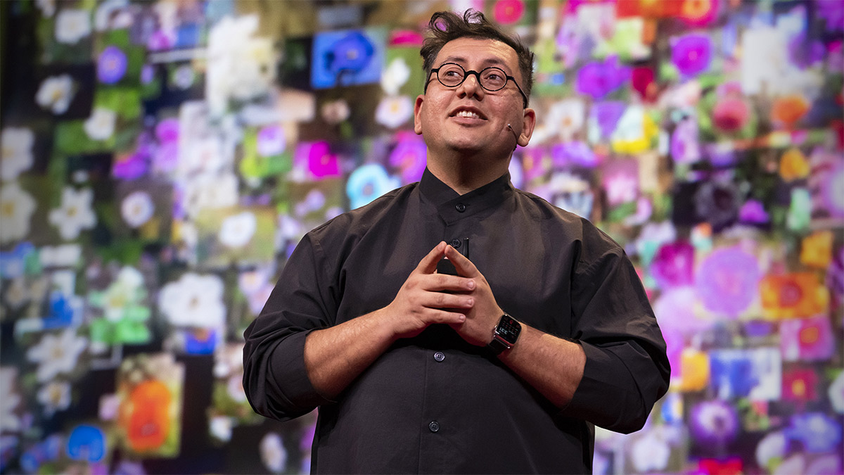 The Economist'ten Refik Anadol'a övgü: Yapay zeka sanatının parlayan yıldızı