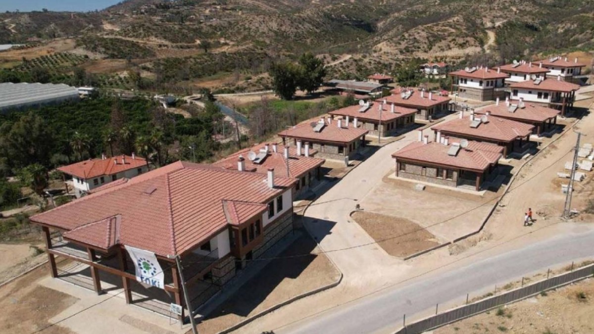AK Partlili vekile TOKİ’den arsa çıktı