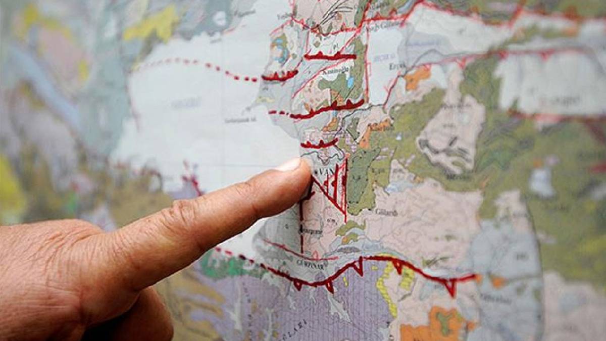 4,2’lik depremin ardından uyardı! 4 fayın kesişme noktasına dikkat: Her an...