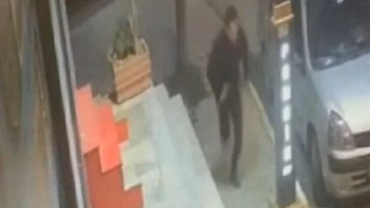 Baba ve engelli oğluna sokak ortasında kurşun yağmuru