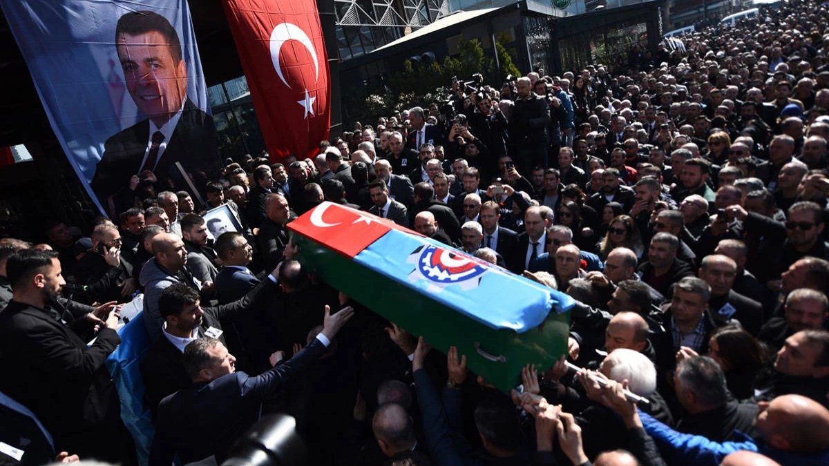 Türk-İş Genel Başkan Yardımcısı Pevrul Kavlak son yolculuğuna uğurlandı