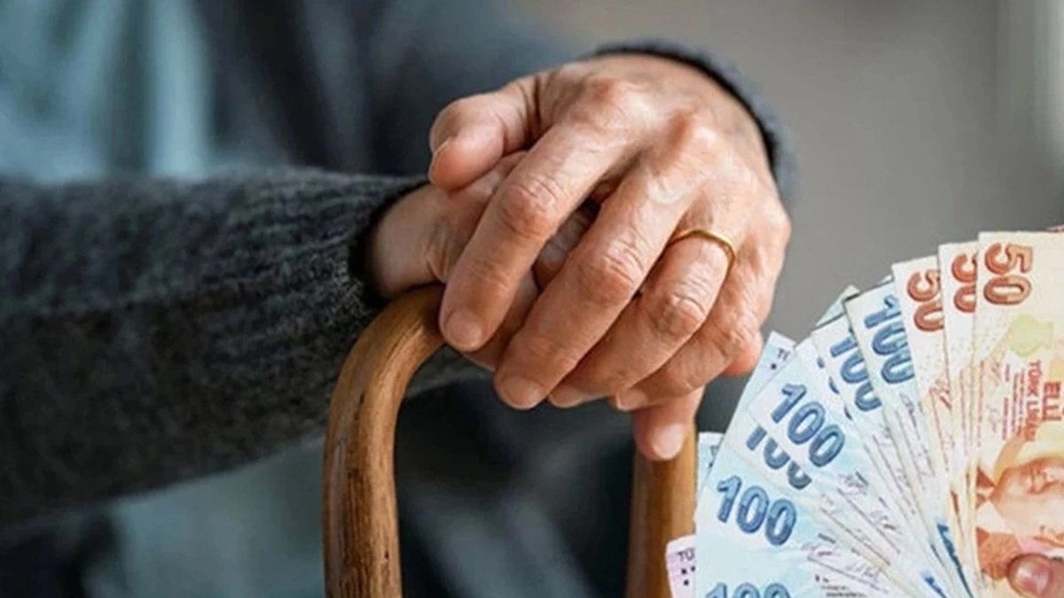 Milyonlarca emeklinin gözü haberde: Bayram ikramiyesi ne kadar olacak?