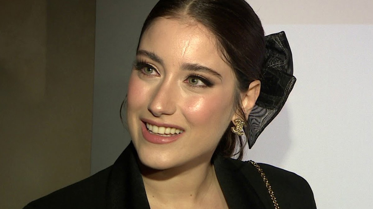 Hazal Kaya yeni dizisiyle geri dönüyor