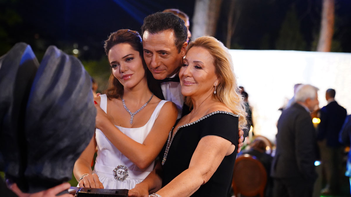 Şahane Hayatım'da dengeler değişecek: Elif geliyor