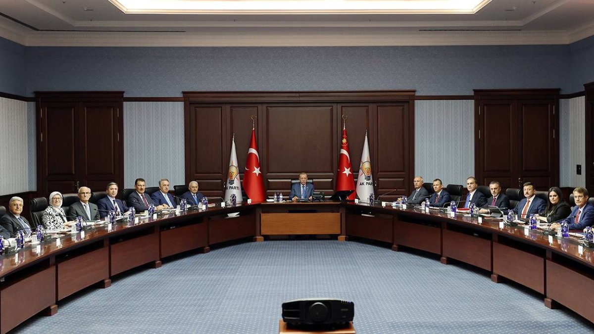 AK Parti MYK Erdoğan başkanlığında toplandı