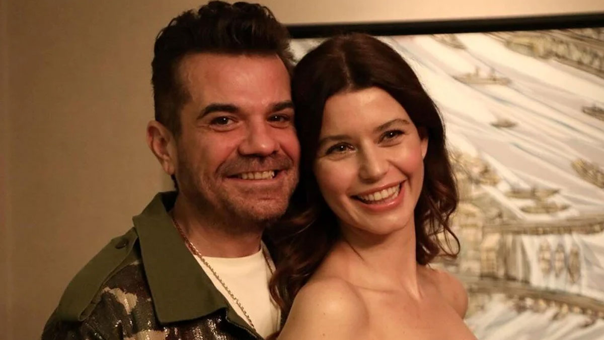 Kenan Doğulu'dan eşi Beren Saat'e aşk dolu sözler