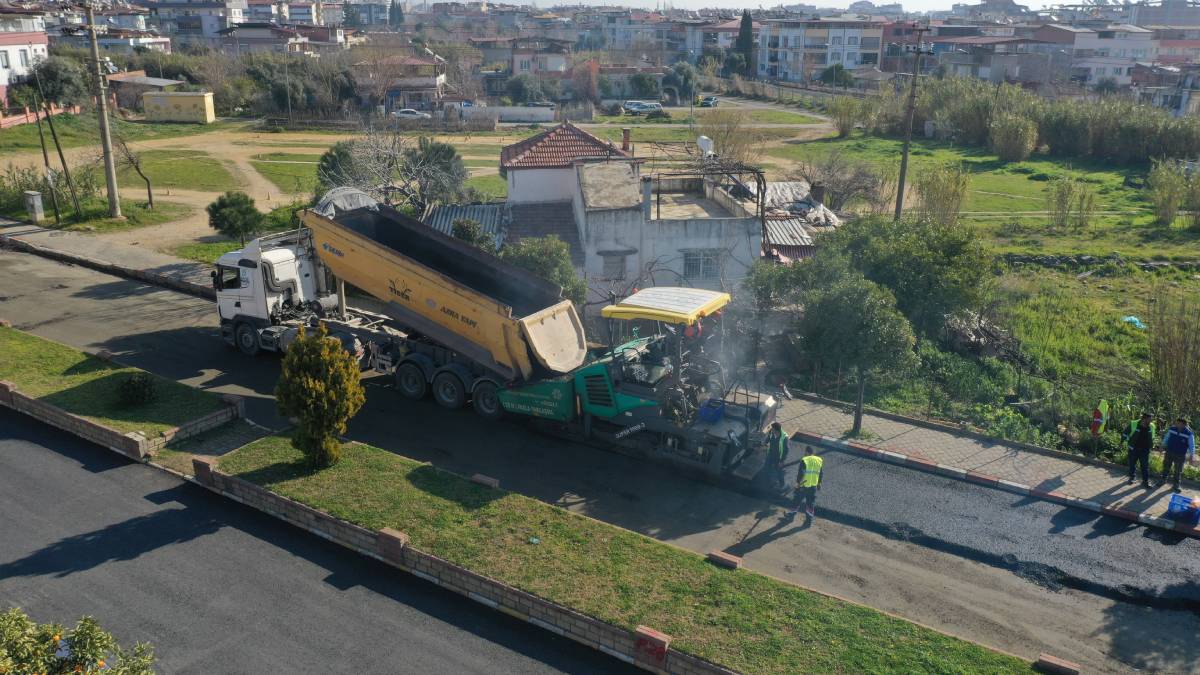 Büyükşehir çalışıyor Aydın’ın yolları yenileniyor