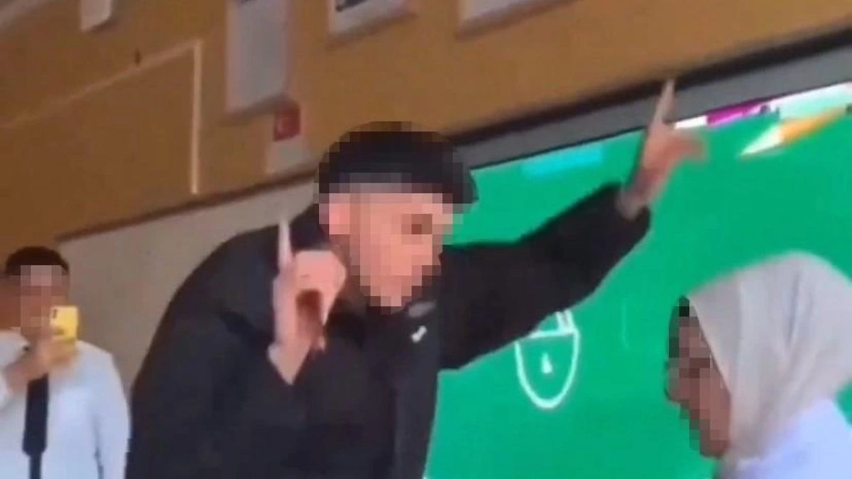 Öğretmenlerine saygısızlığı cezasız kalmadı! İki öğrenci hakkında disiplin soruşturması başlatıldı