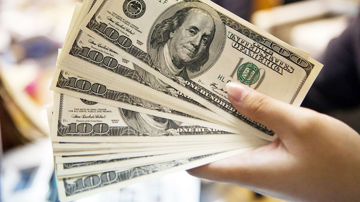 Dolar ve euro rekoru altüst etti: TL değer kaybında durdurulamıyor!