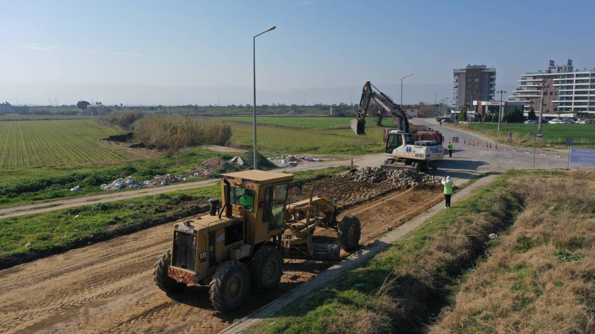 Aydın Büyükşehir Belediyesİ kentin dört bir yanında yol yapım çalışmalarına devam ediyor