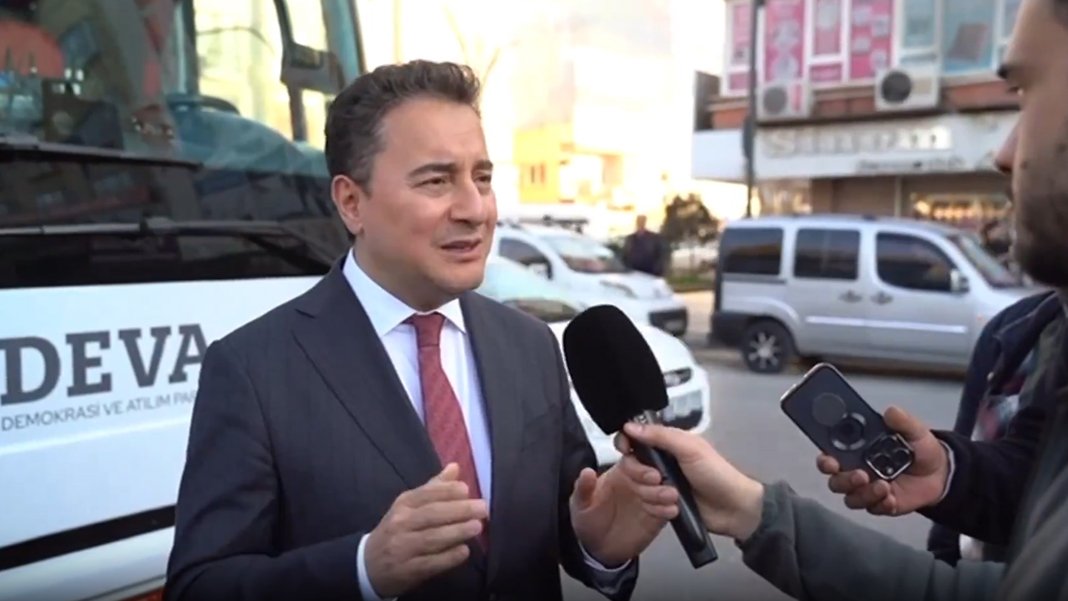 Babacan'dan tankların geçtiği Sincan'da 28 Şubat mesajı: Sebep olanları cumhurbaşkanı yüceltiyor