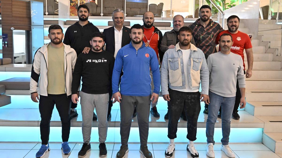 Başkan Uysal’dan pehlivanlara ziyaret