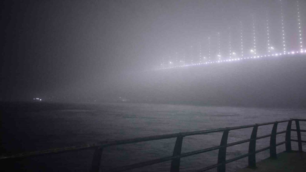 İstanbul'da sis alarmı! Bazı vapur seferleri iptal