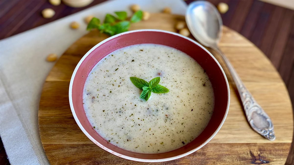 Bir yemek kaşığı kıymanız varsa deneyin! Bu çorba tabak tabak içiyor, işte vitamin deposu yalancı tarhana tarifi
