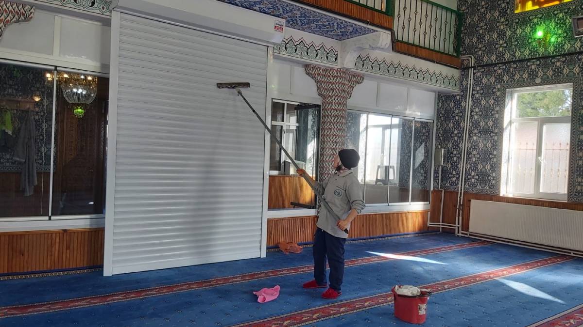 Bozüyük’te camiler ramazana hazırlanıyor