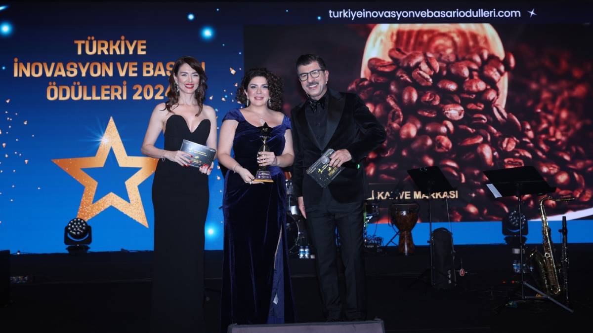 Yenilikçi kahve markası De la Pau Coffee’ye, “Yılın Nitelikli Kahve Markası Ödülü”