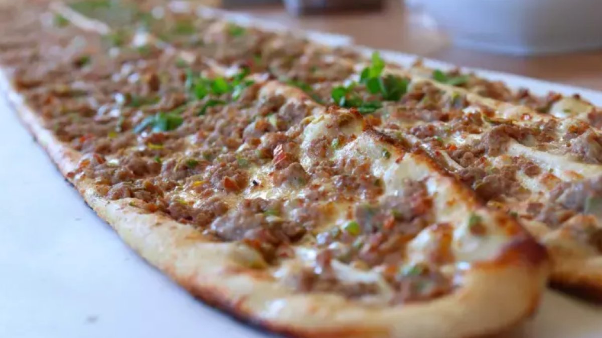 Kıymalı Pide Tarifi