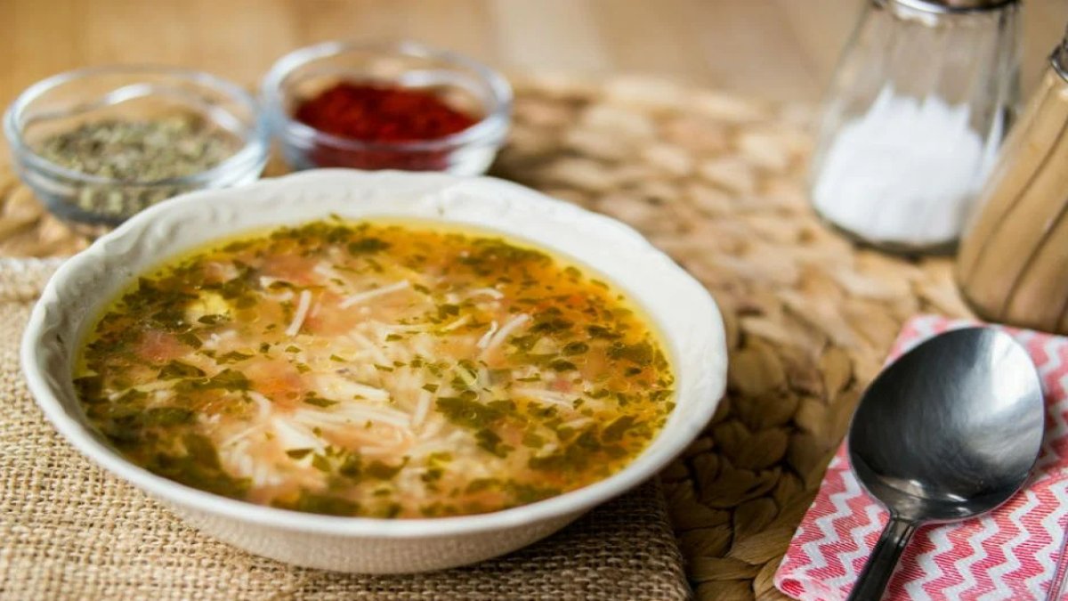 Kolay Çorba Tarifleri: Ev Yemeklerinin Vazgeçilmezi