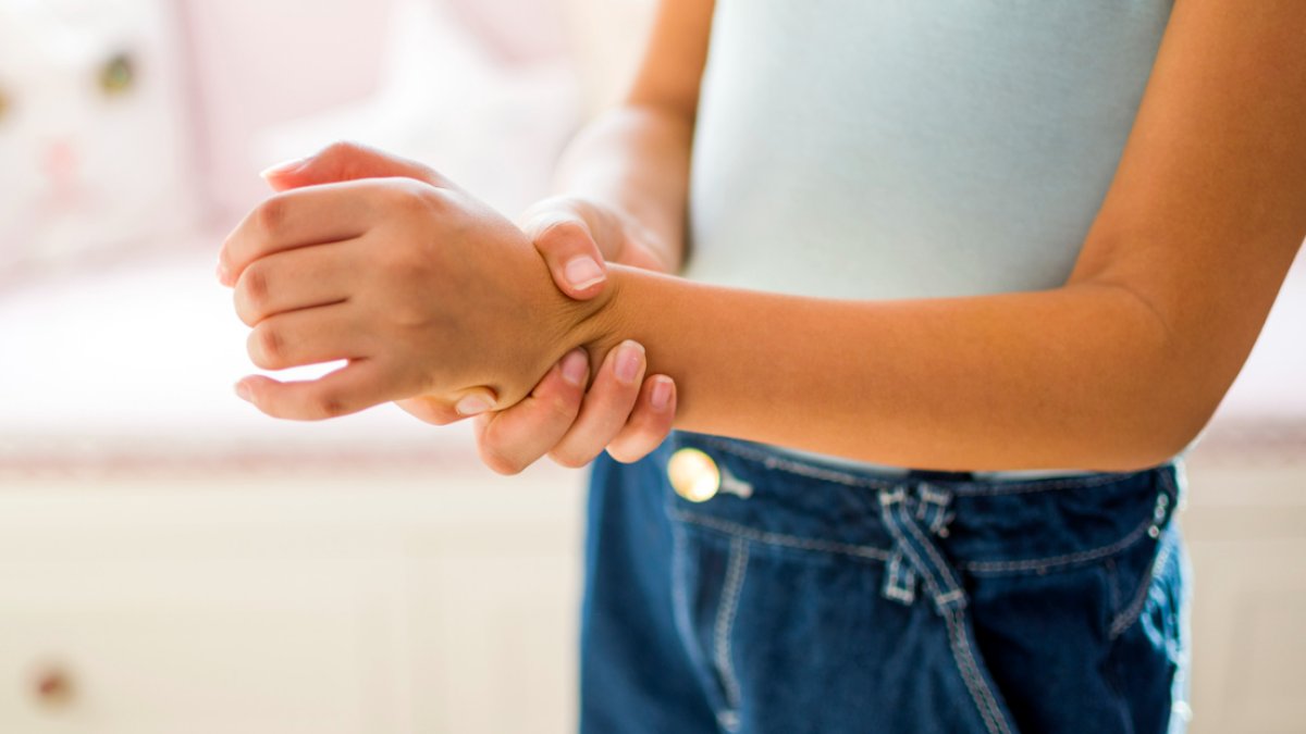 Kolda Sinir Sıkışması: Kolay Anlaşılır Belirtiler