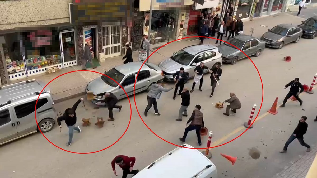 Bıçak, pala, sopa, tabure... Elazığ'da meydan savaşı gibi kavga: 6 tutuklama