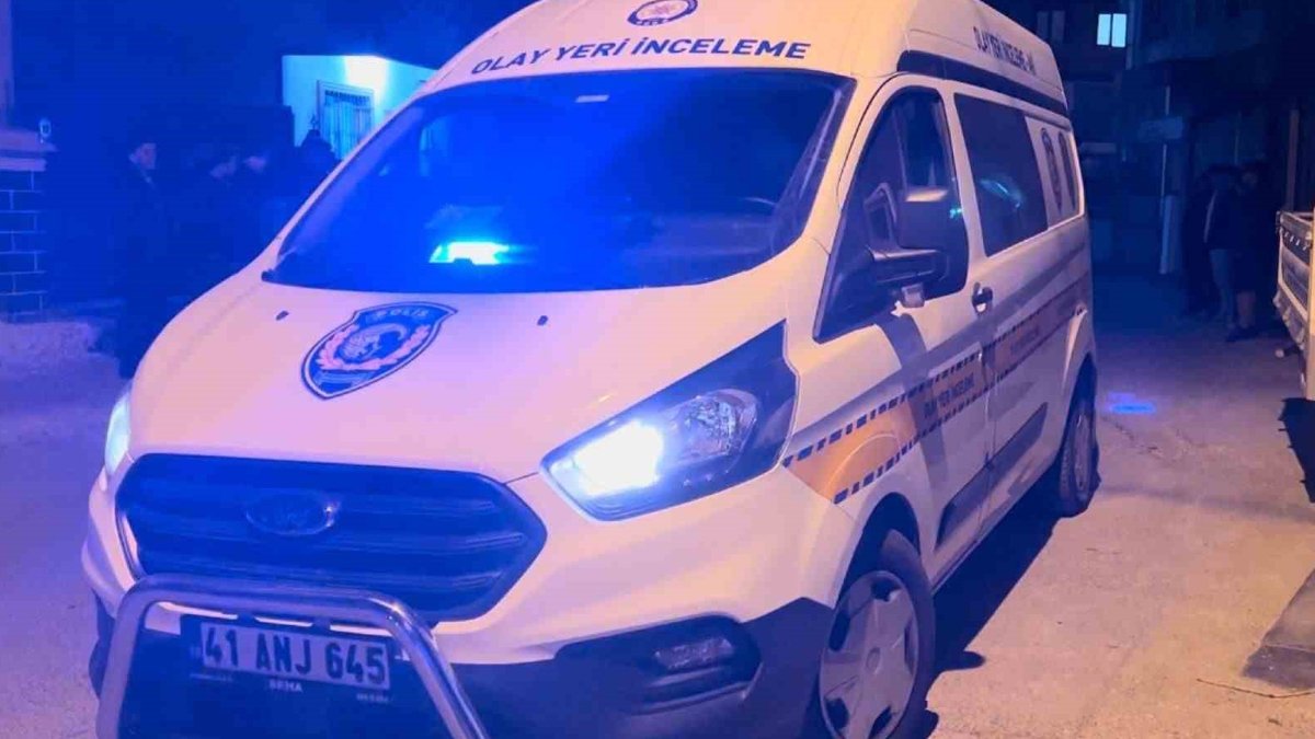 Kocaeli'de şüpheli ölüm: Evinde baygın bulunan 8 aylık hamile kadın hayatını kaybetti