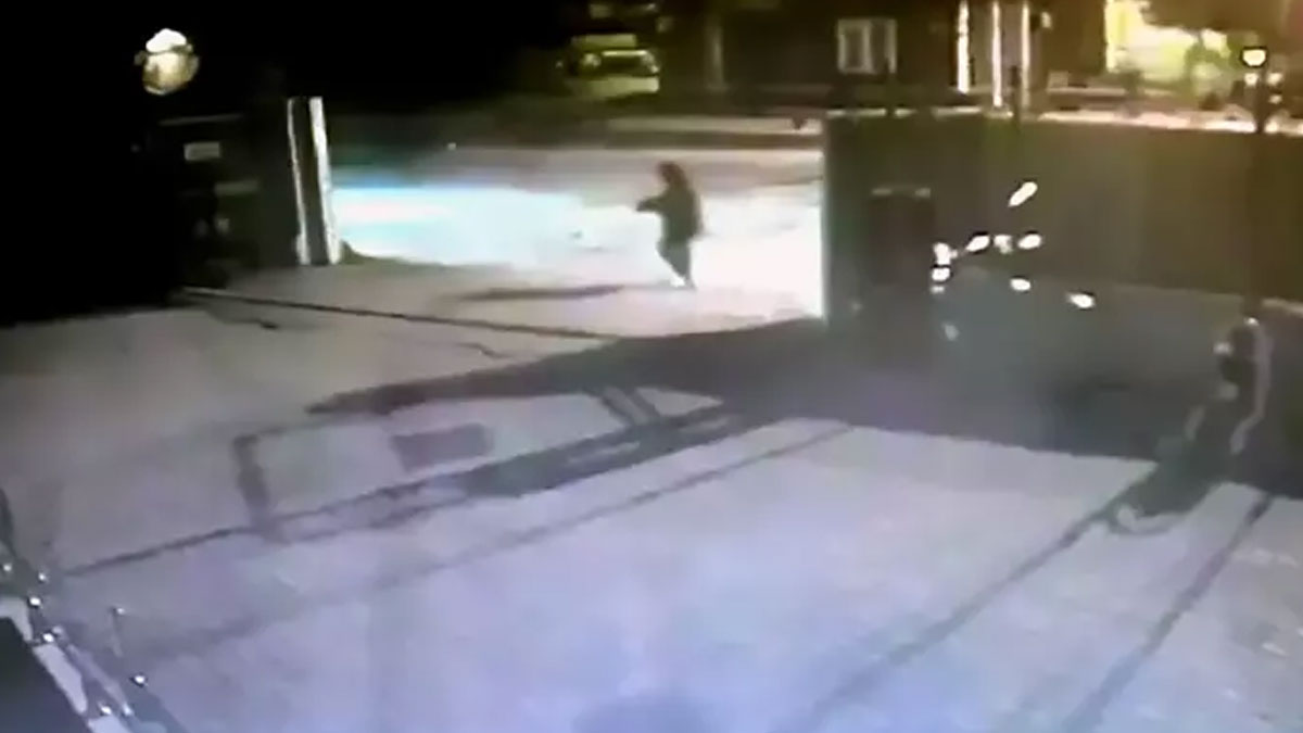 Polis merkezine pompalı tüfekle saldırı! O anlar kamerada