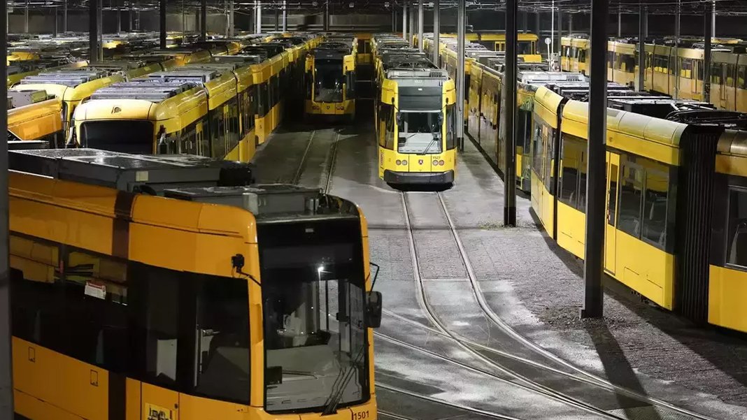 Almanya'daki grevler ulaşımı durma noktasına getirdi