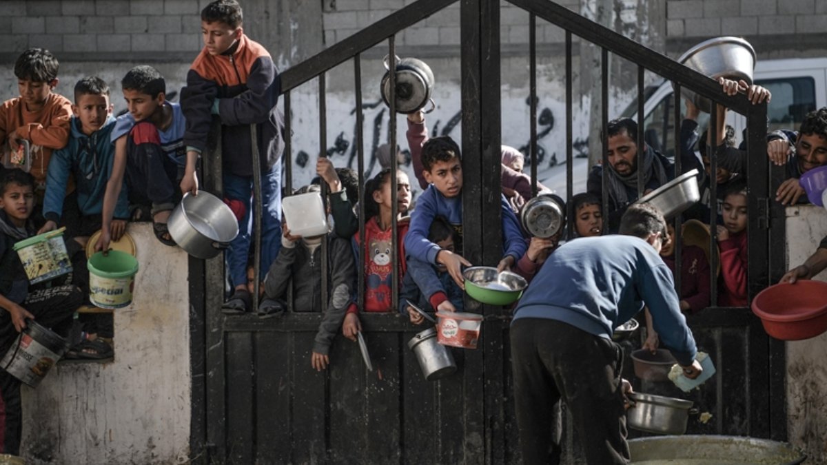 DSÖ'den Gazze raporu: 10 çocuk açlıktan öldü