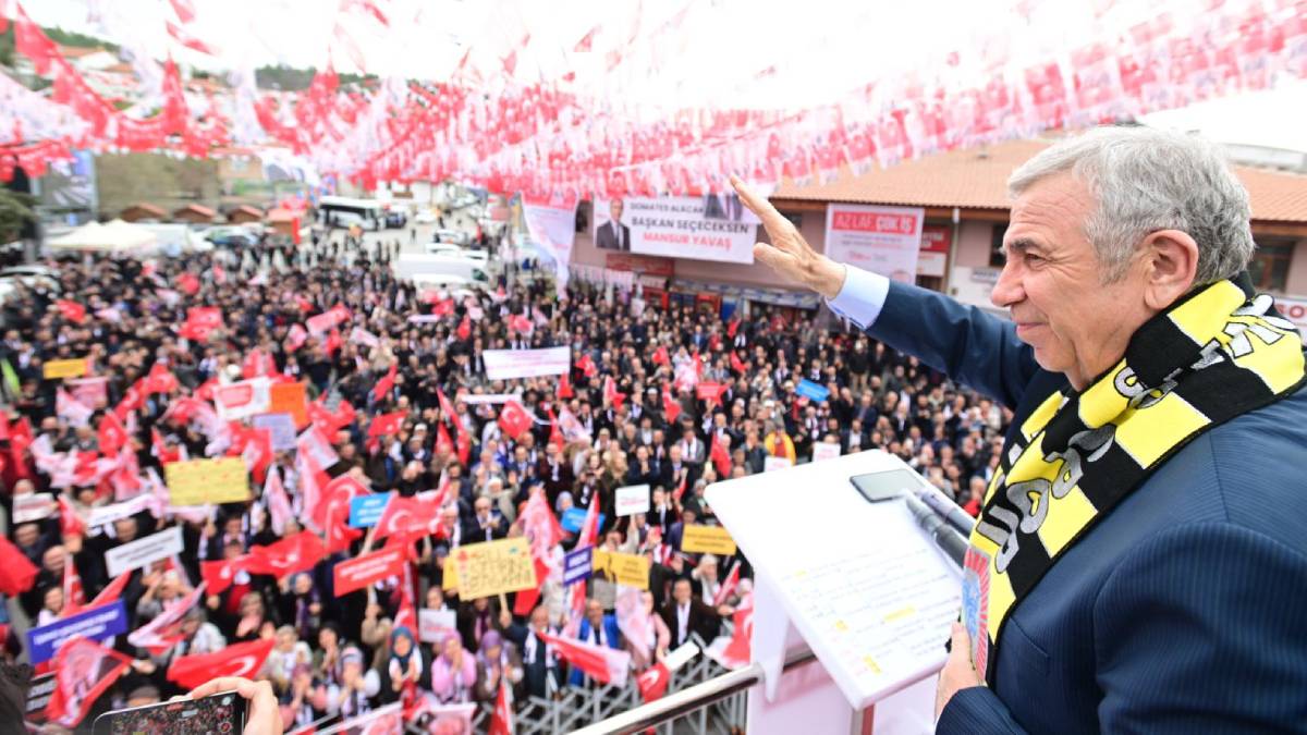 Mansur Yavaş Ayaş’ta: “Paranızı emanet ettiğiniz yöneticilerden hesabını sorun”