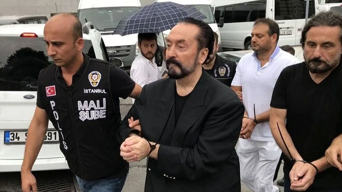 Adnan Oktar cezaevinde 1 ayda 252 kez kadın avukatlarla görüşmüş: Hedef güzelliği ve kolay kandırılması