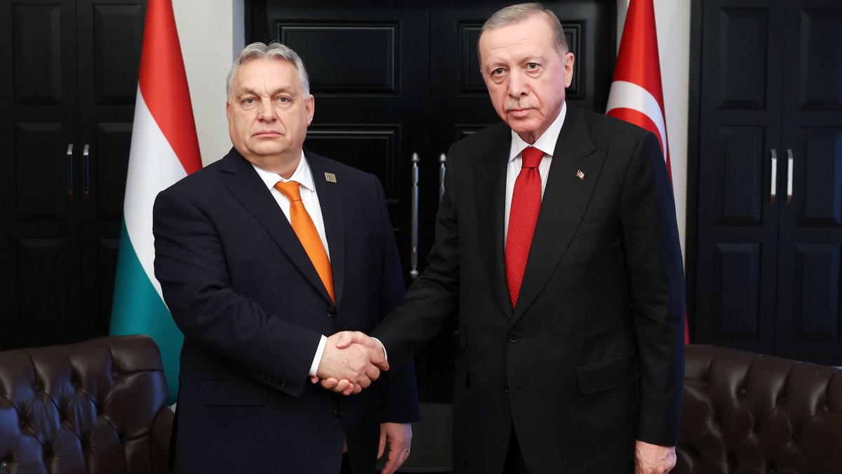 Orban'dan Cumhurbaşkanı Erdoğan'a göçmen övgüsü: Avrupa'yı kurtardı