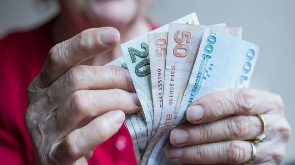 Emekliye 3 bin lira ikramiye TBMM'den geçti